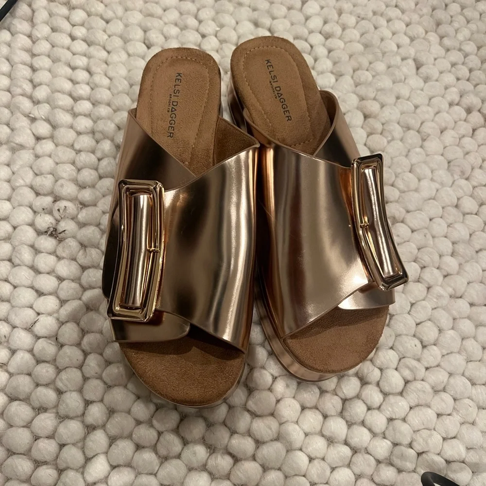 Kelsi Dagger Dover Gold Platforms